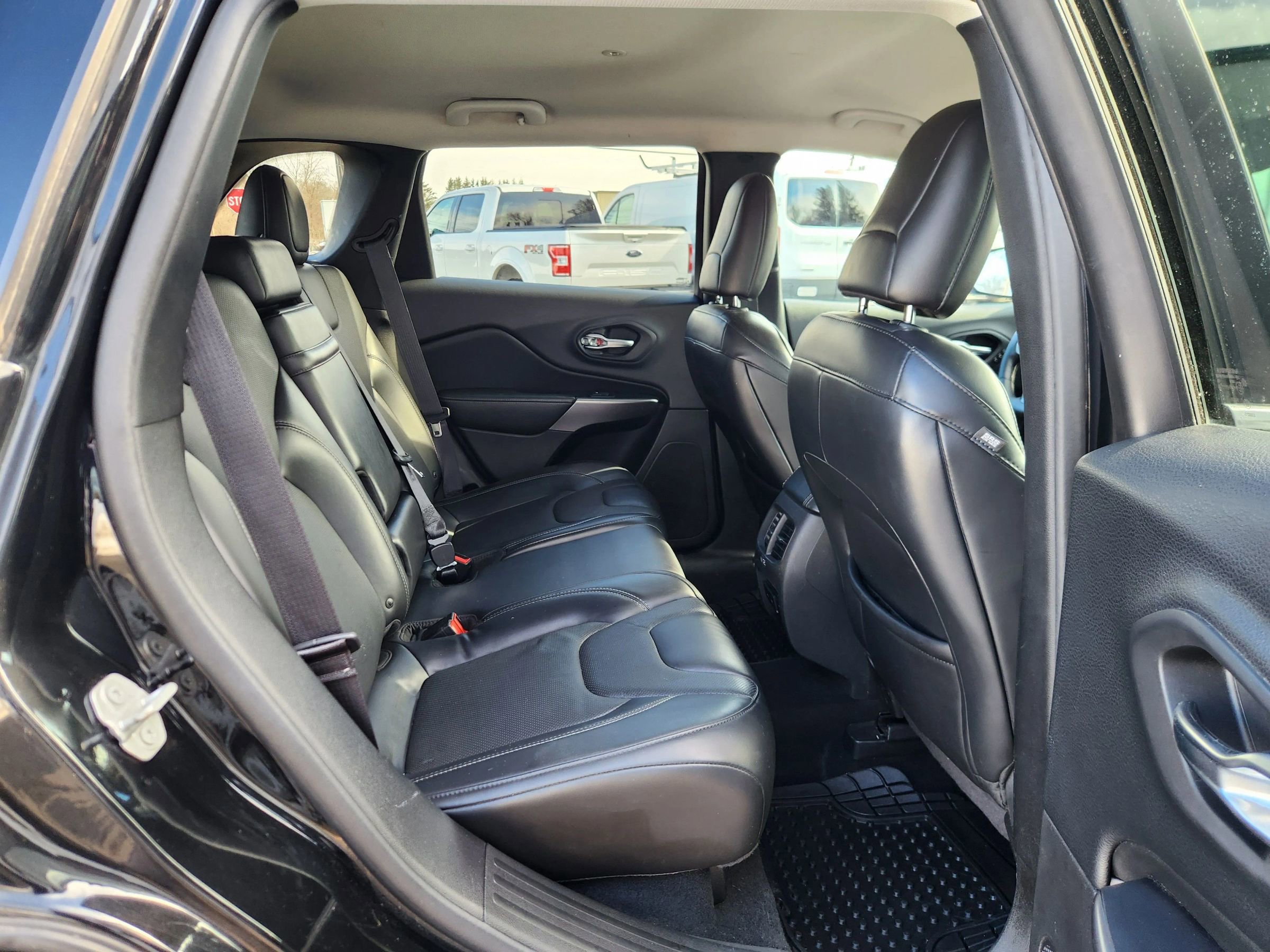 Used 2019 Jeep Cherokee Limited AWD/4WD image 45