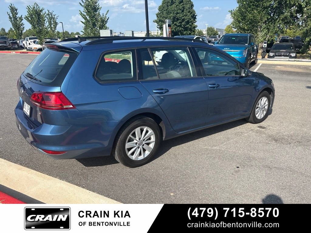 Used 2016 Volkswagen Golf S FWD image 2