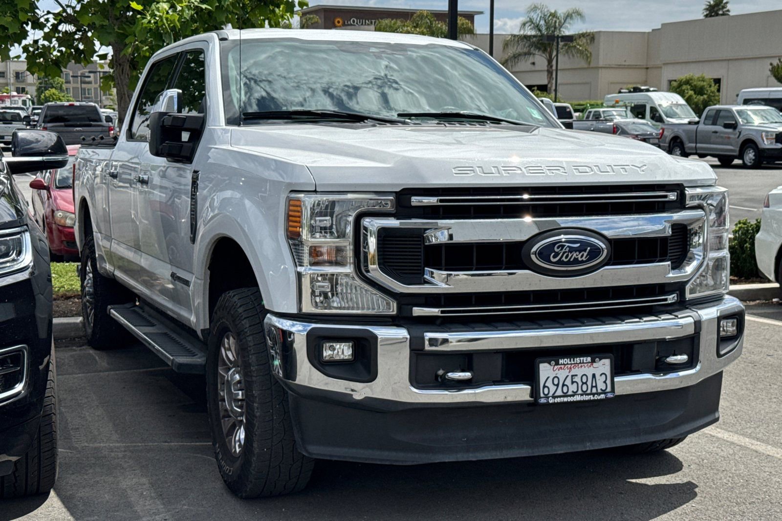 Used 2020 Ford F350 XLT w/ XLT Premium Package AWD/4WD image 2