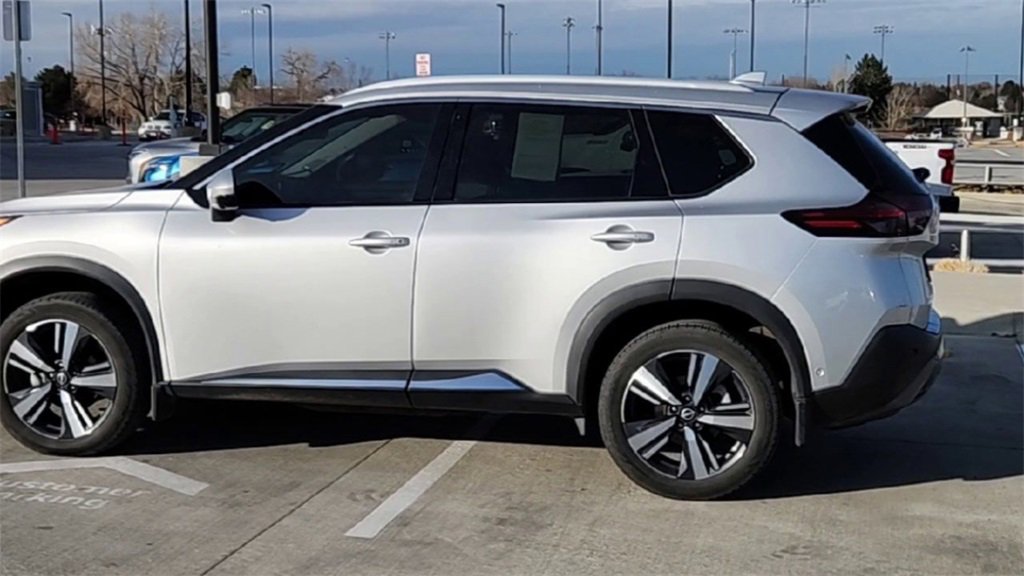 Used 2023 Nissan Rogue SL w/ SL Premium Package image 7