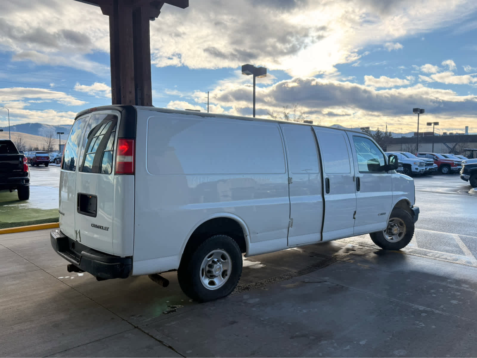Used 2005 Chevrolet Express 2500 Extended image 3