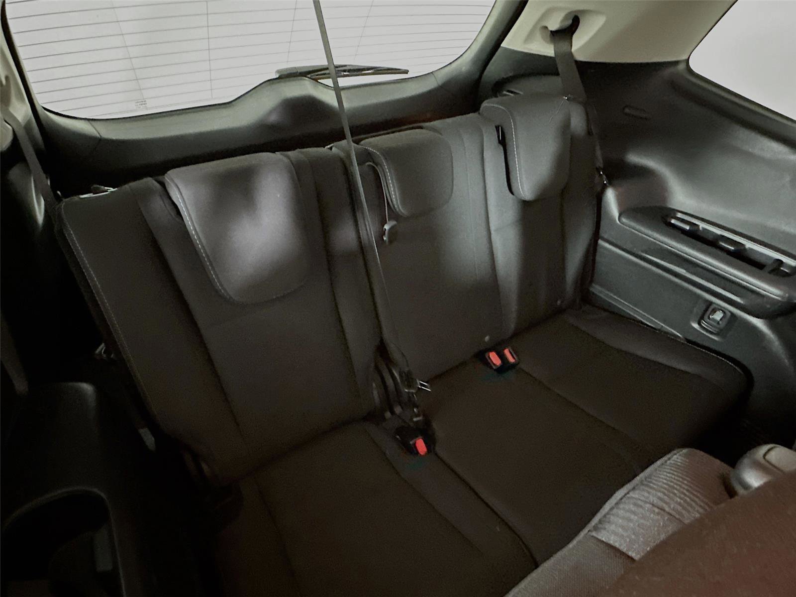 Used 2024 Subaru Ascent Premium w/ Convenience Package image 26