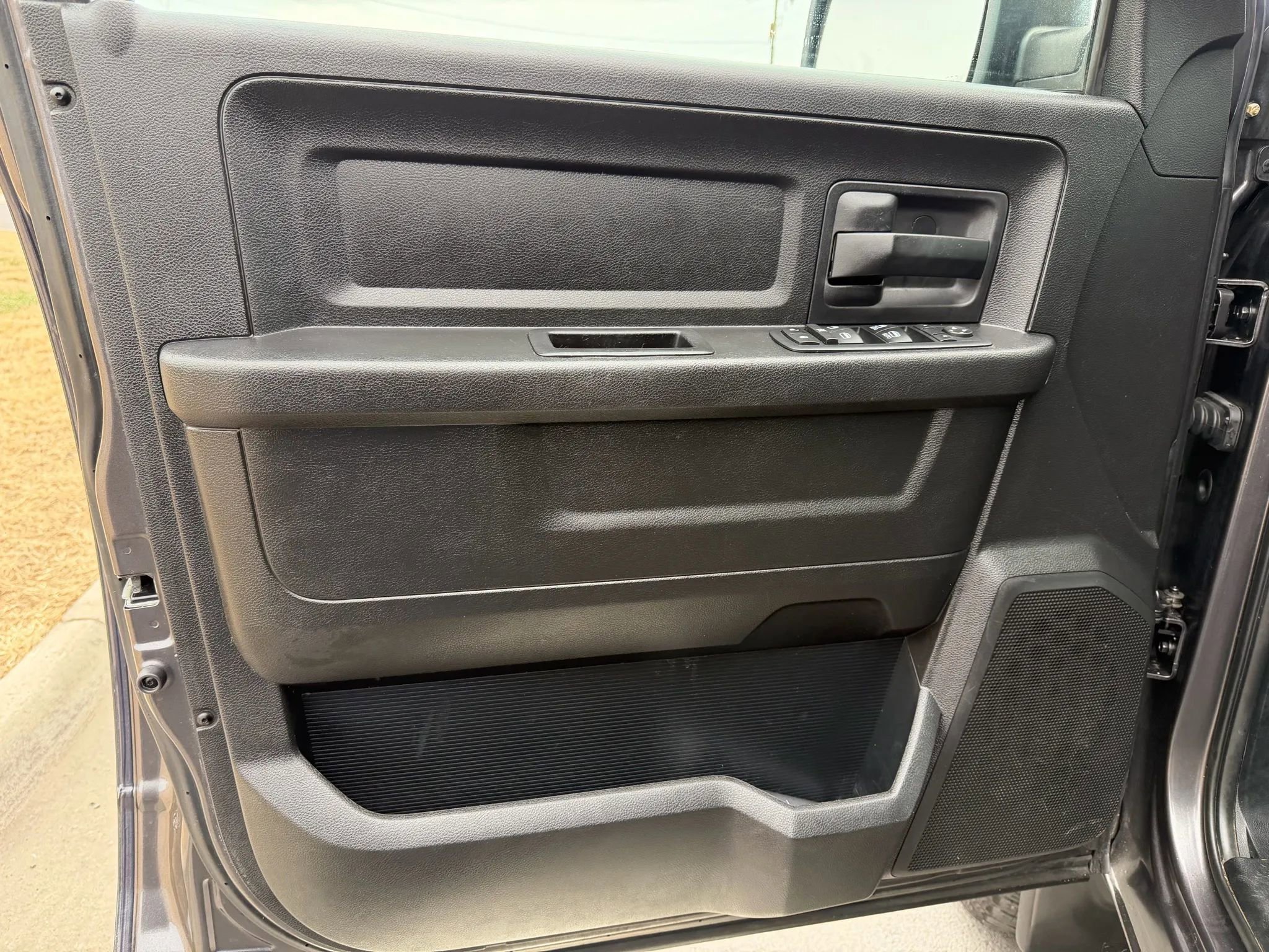 Used 2017 RAM 1500 Express image 12