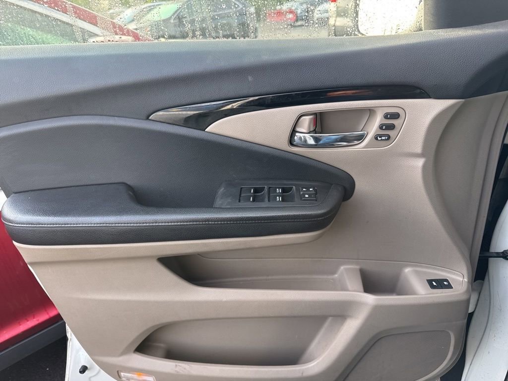 Used 2016 Honda Pilot Touring image 9