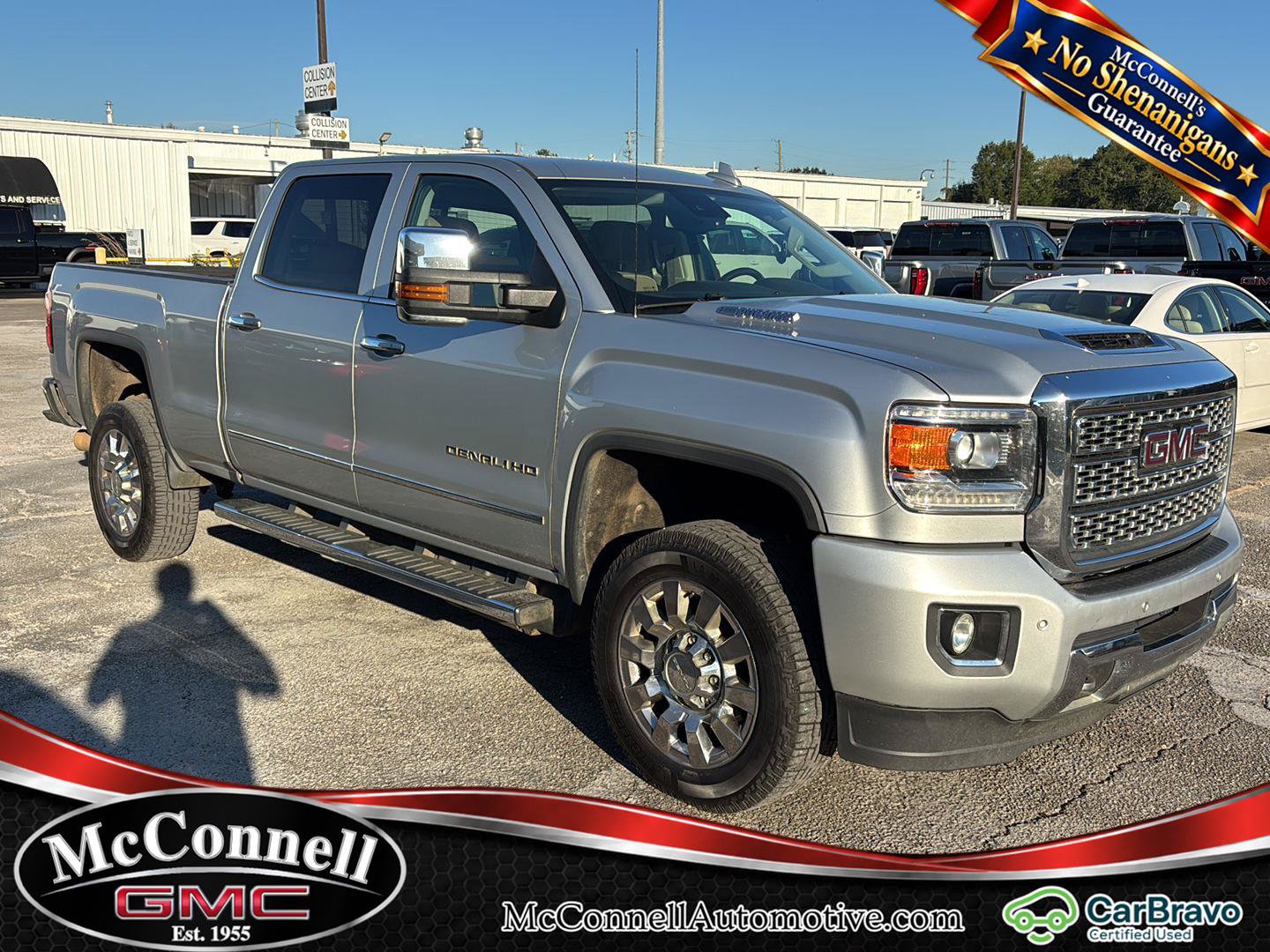Used 2018 GMC Sierra 2500 Denali w/ Duramax Plus Package AWD/4WD image 1