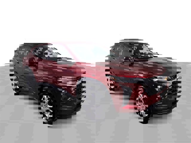 Used 2024 Chevrolet Trax LS image 2