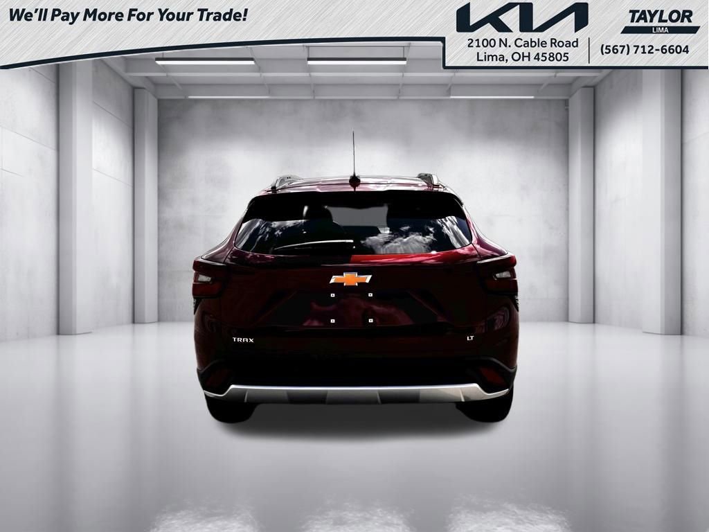 Used 2025 Chevrolet Trax LT w/ LT Convenience Package FWD image 19