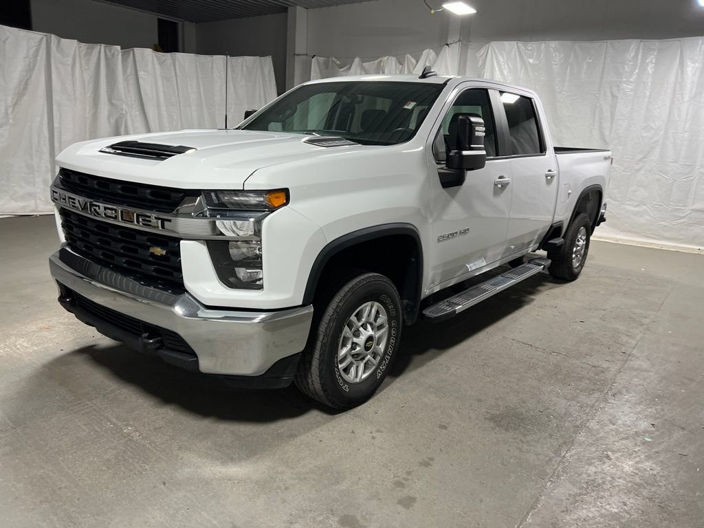 Used 2022 Chevrolet Silverado 2500 LT AWD/4WD image 3