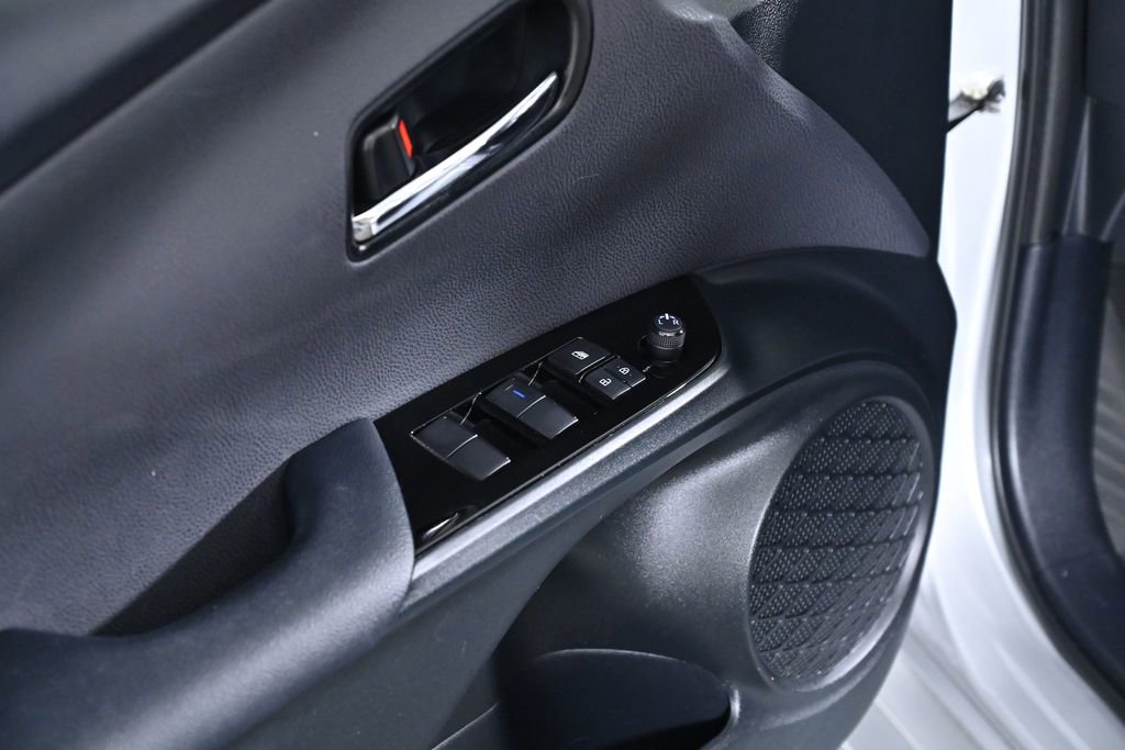 Used 2022 Toyota Prius Prime XLE image 31