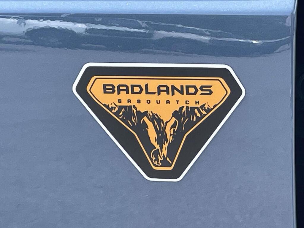 New 2025 Ford Bronco Badlands w/ Sasquatch Package AWD/4WD image 14