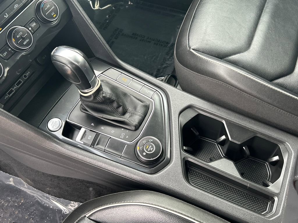Used 2019 Volkswagen Tiguan SEL Premium R-Line w/ 3rd Row Seat Package image 16