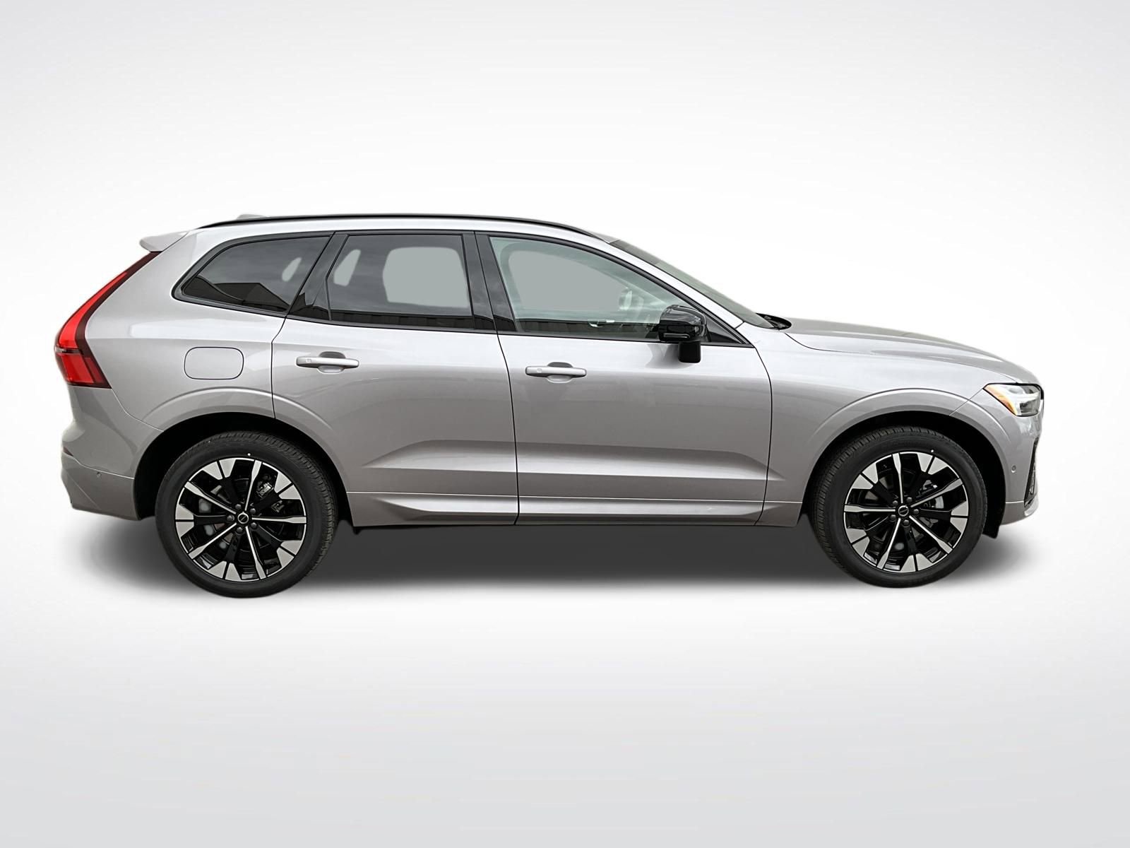 New 2026 Volvo XC60 B5 Plus w/ Protection Package Premier image 6