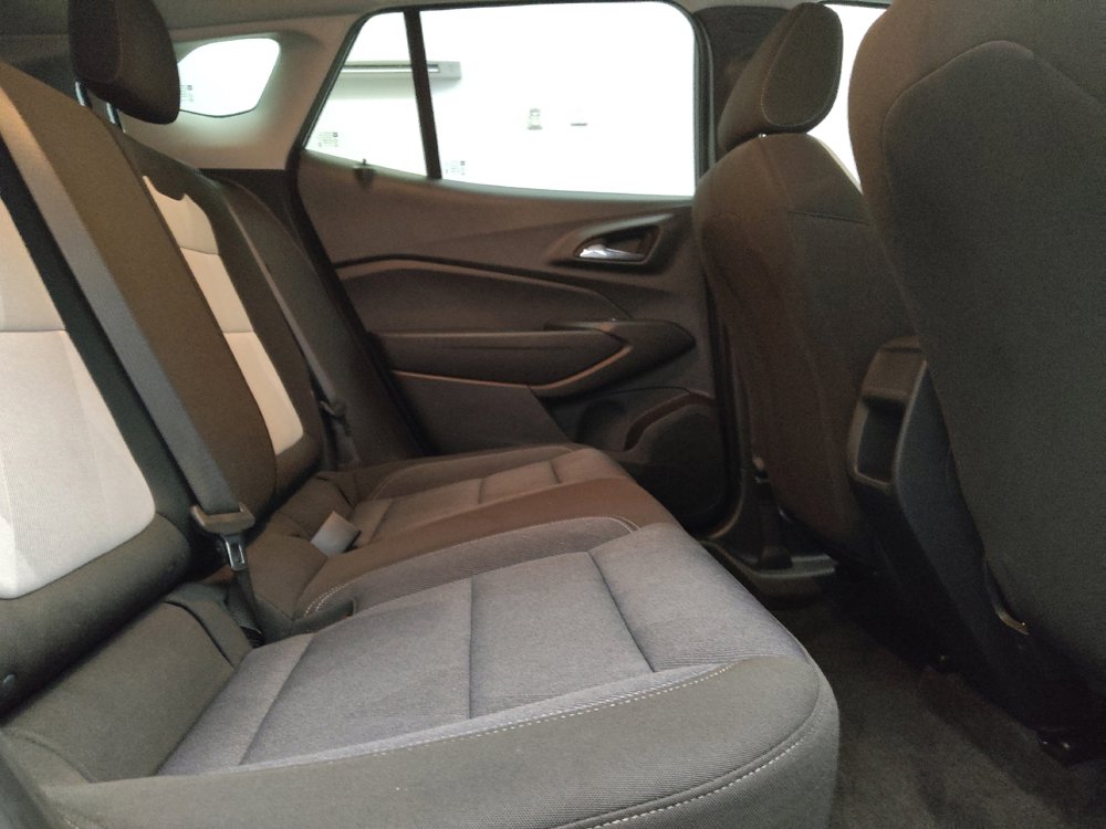 Used 2025 Chevrolet Trax LS w/ Driver Confidence Package FWD image 19