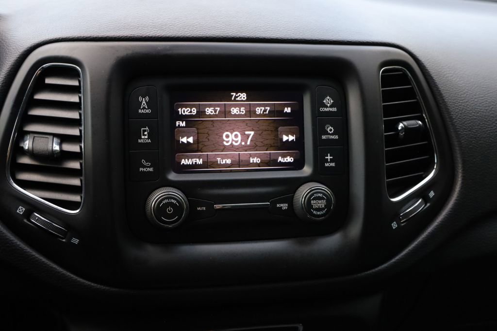 Used 2018 Jeep Compass Sport AWD/4WD image 34
