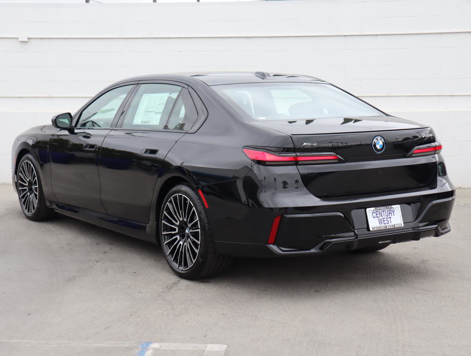 New 2026 BMW 750e xDrive w/ Executive Package image 7
