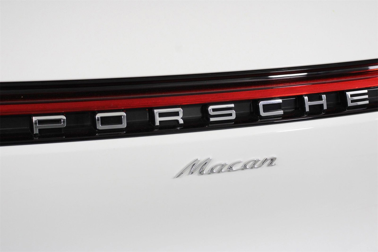 Used 2025 Porsche Macan image 22