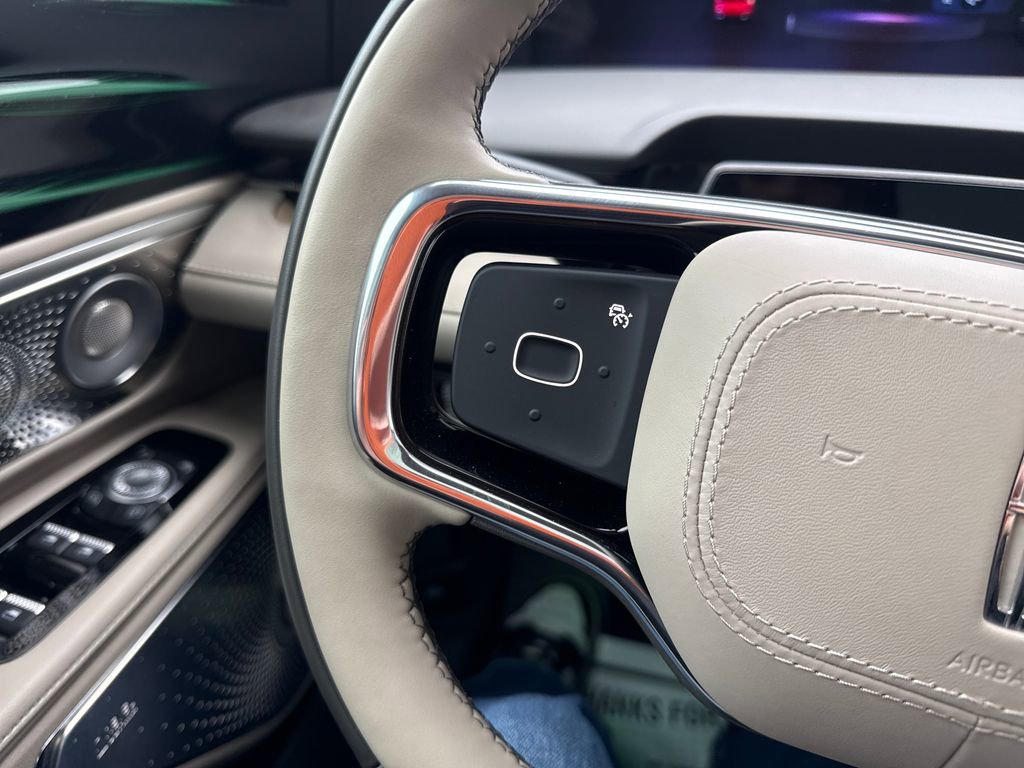 Used 2025 Lincoln Nautilus Reserve image 38