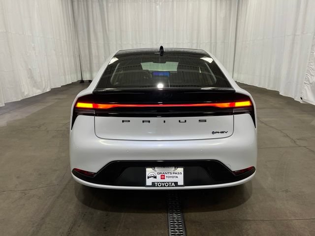 New 2026 Toyota Prius Plug-In Hybrid FWD image 4