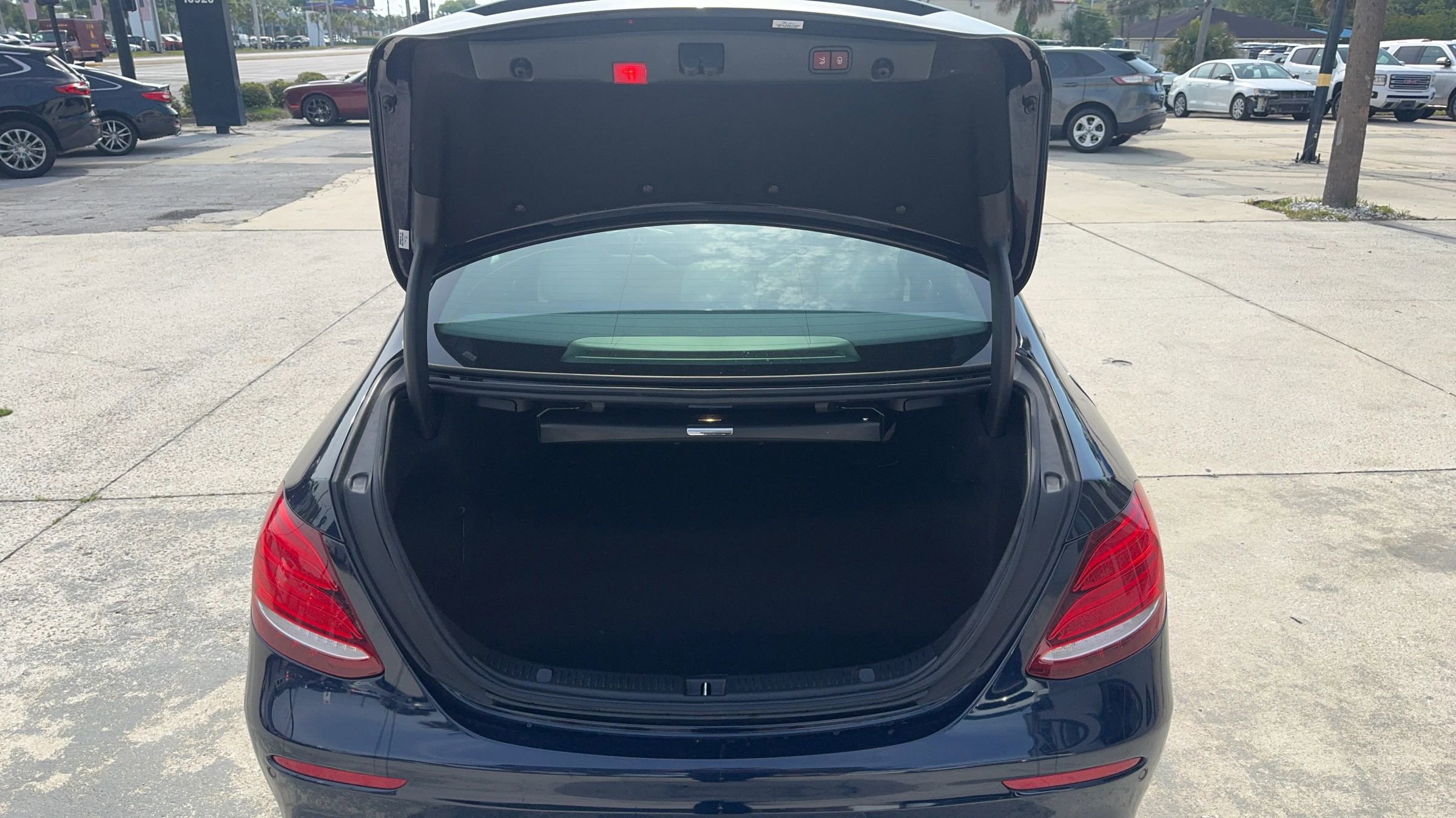 Used 2018 Mercedes-Benz E 300 image 15