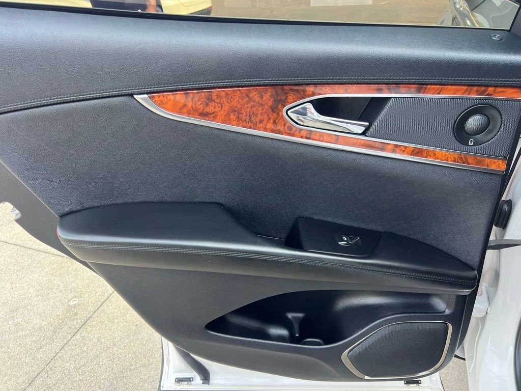 Used 2019 Lincoln Nautilus Reserve image 22