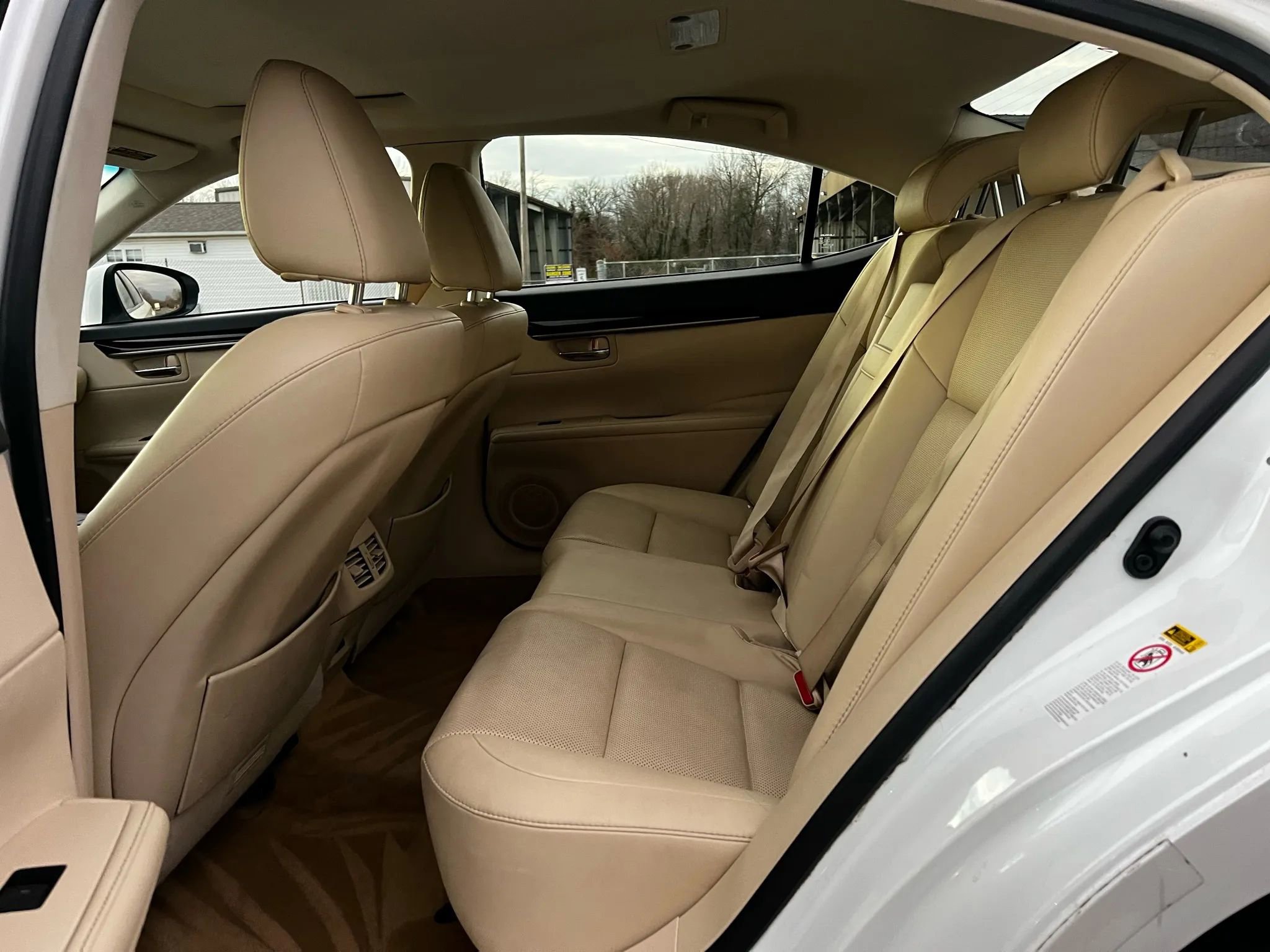 Used 2014 Lexus ES 350 ES 350 Sedan 4D w/ Premium Package image 11