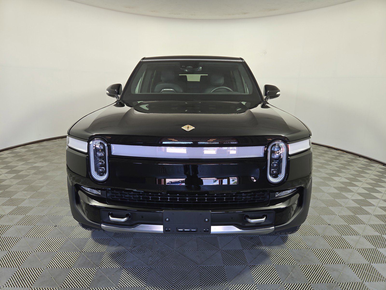 Used 2024 Rivian R1S Adventure AWD/4WD image 8