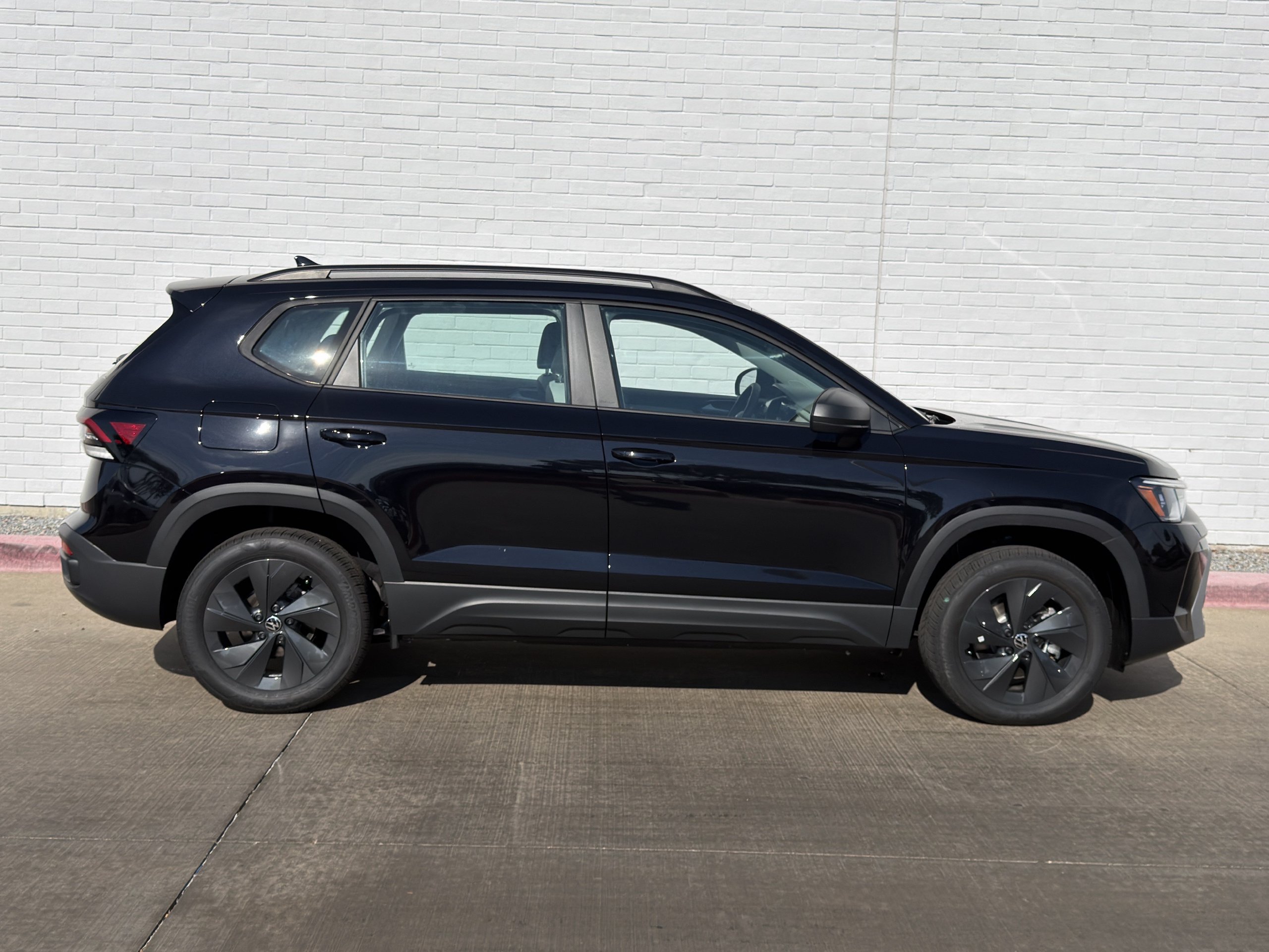New 2027 Volkswagen Taos S FWD image 4