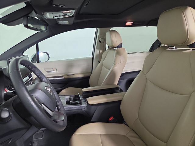 Used 2023 Toyota Sienna XLE AWD/4WD image 13