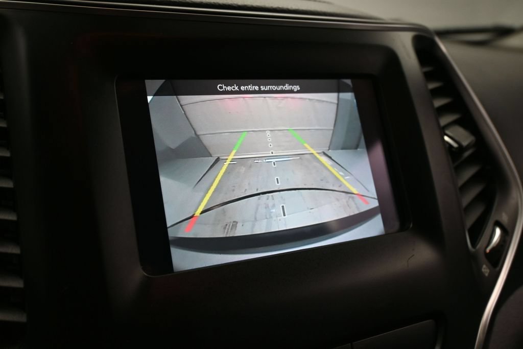 Used 2019 Jeep Cherokee Latitude AWD/4WD image 13