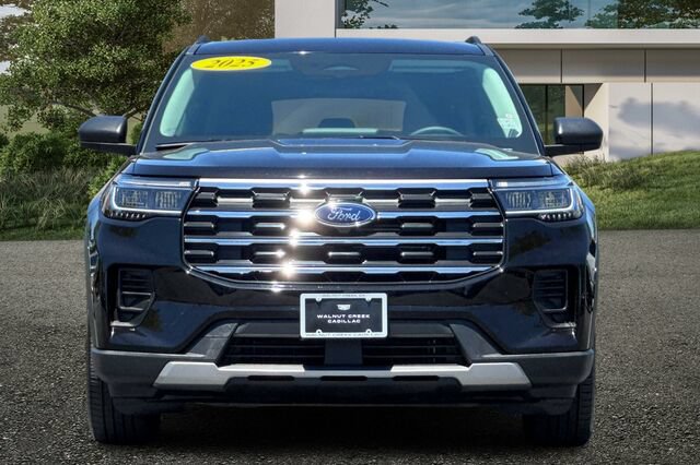 Used 2025 Ford Explorer Active RWD image 9
