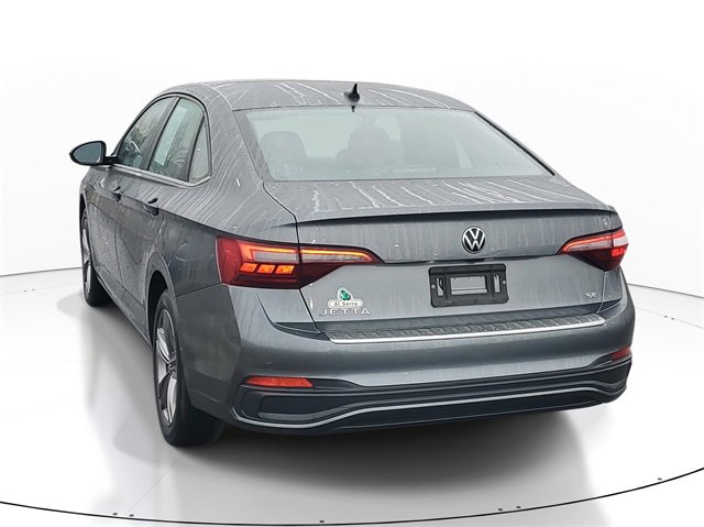 Used 2023 Volkswagen Jetta SE image 3