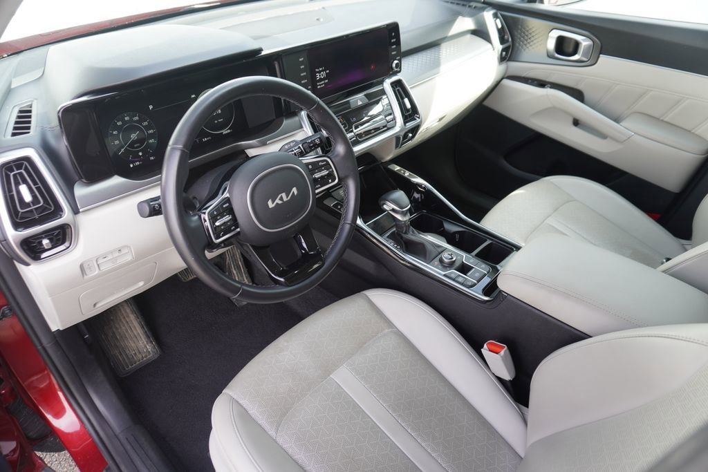 Used 2023 Kia Sorento SX image 12