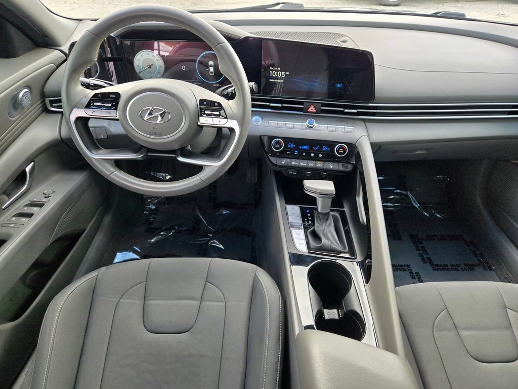 Used 2023 Hyundai Elantra SEL w/ Convenience Package FWD image 24