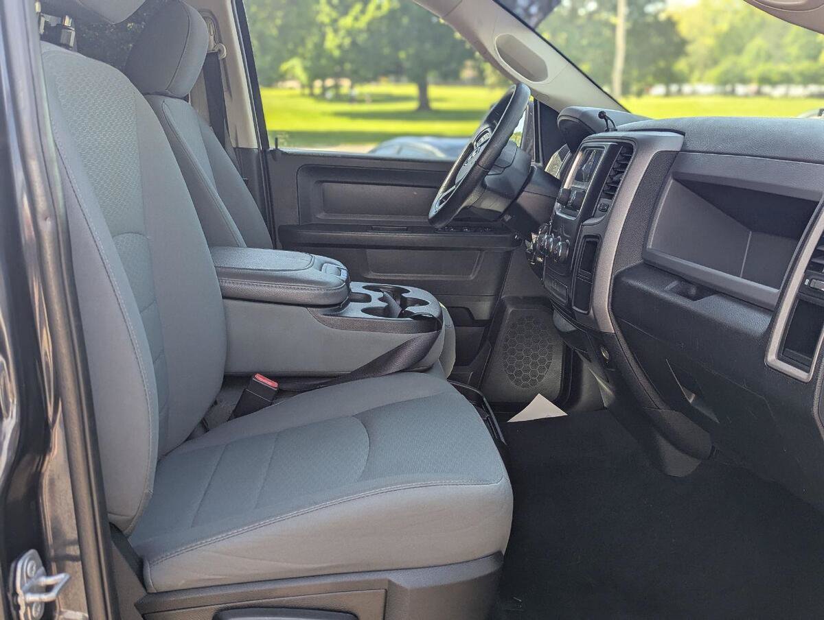 Used 2017 RAM 1500 Express AWD/4WD image 23