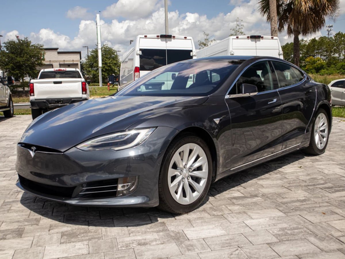 Used 2017 Tesla Model S 75 RWD image 3