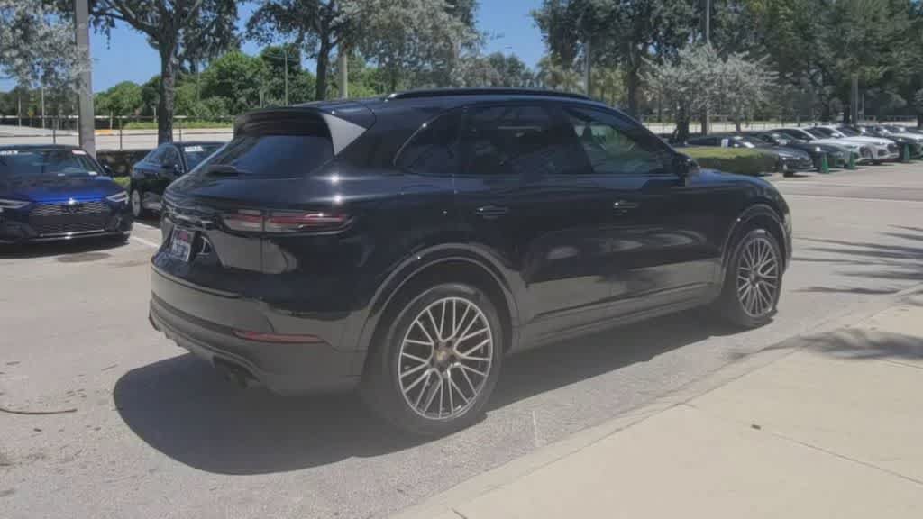 Used 2023 Porsche Cayenne AWD/4WD image 8