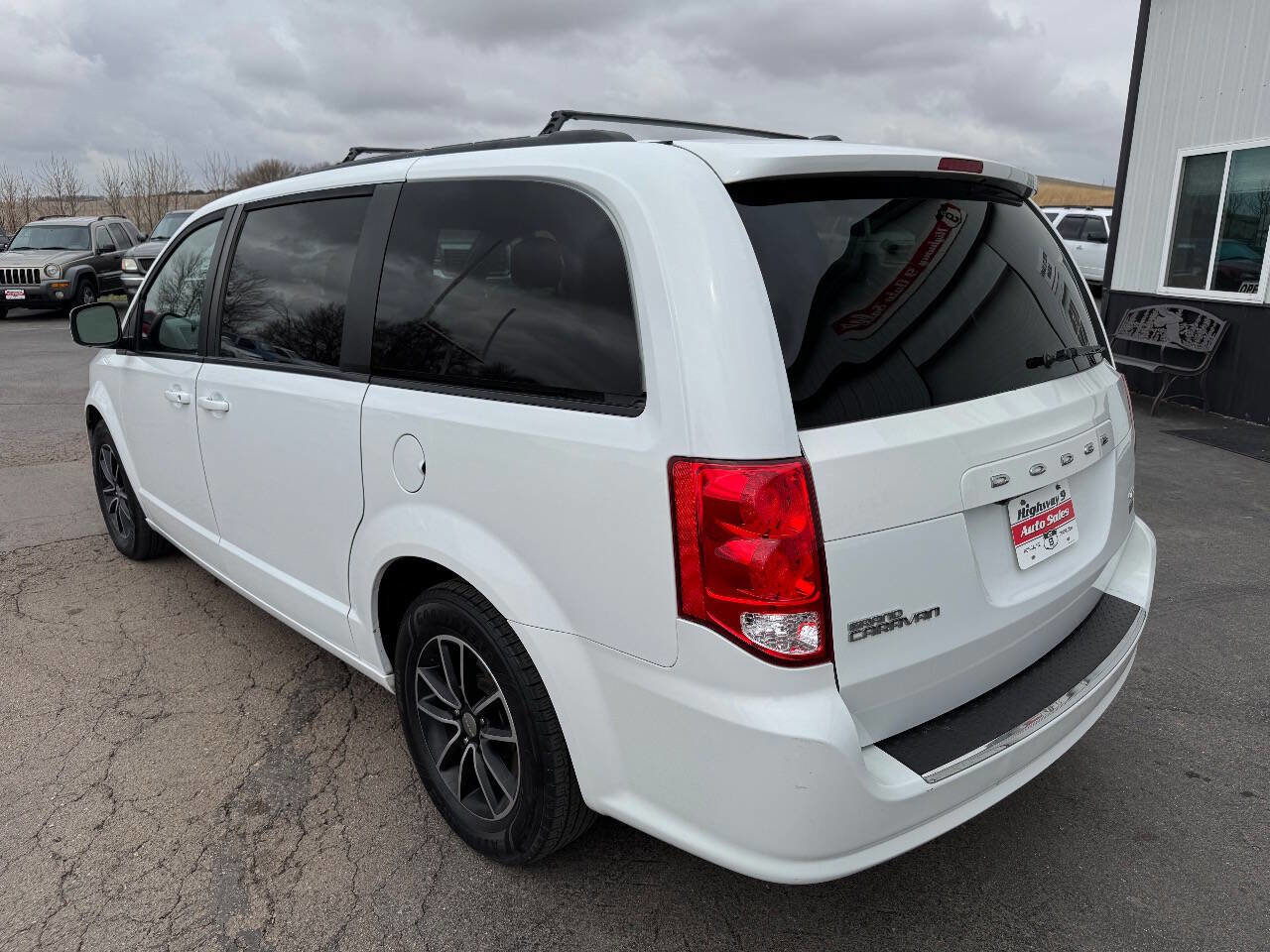 Used 2019 Dodge Grand Caravan GT FWD image 3