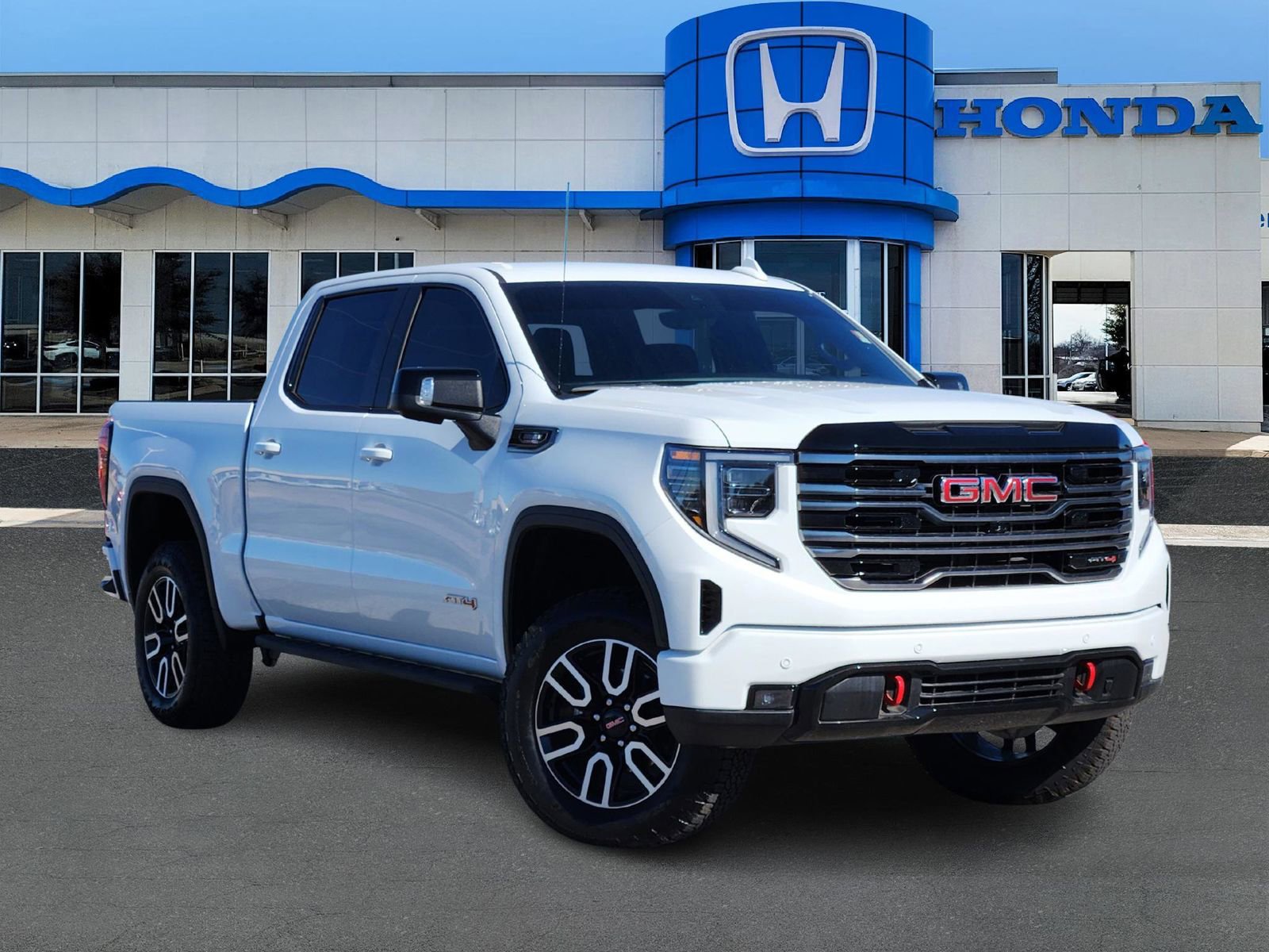 Used 2025 GMC Sierra 1500 AT4 w/ AT4 Premium Package image 1