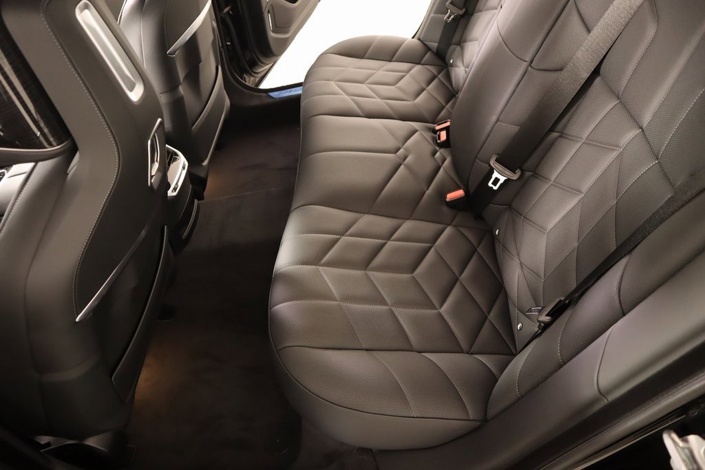 New 2026 BMW 750e xDrive image 13