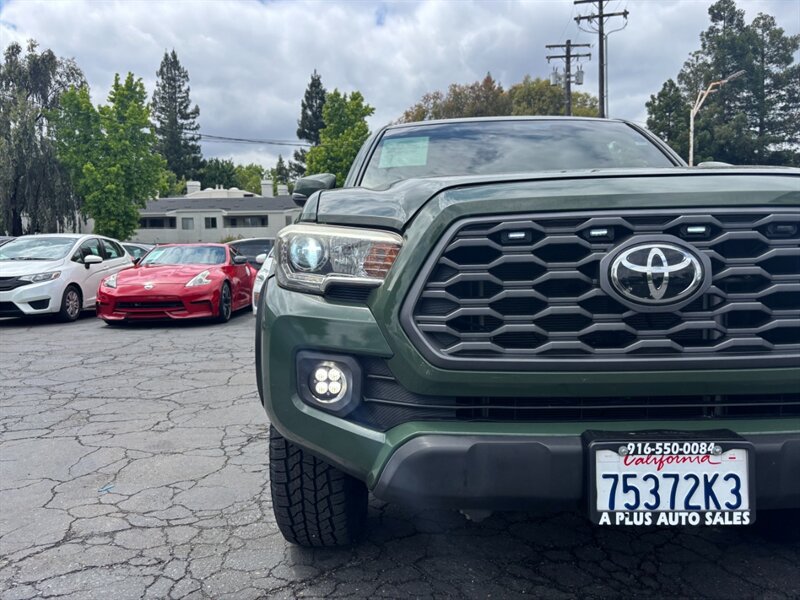 Used 2021 Toyota Tacoma TRD Off-Road AWD/4WD image 11