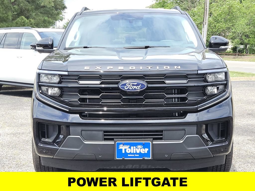 New 2026 Ford Expedition Active RWD image 3