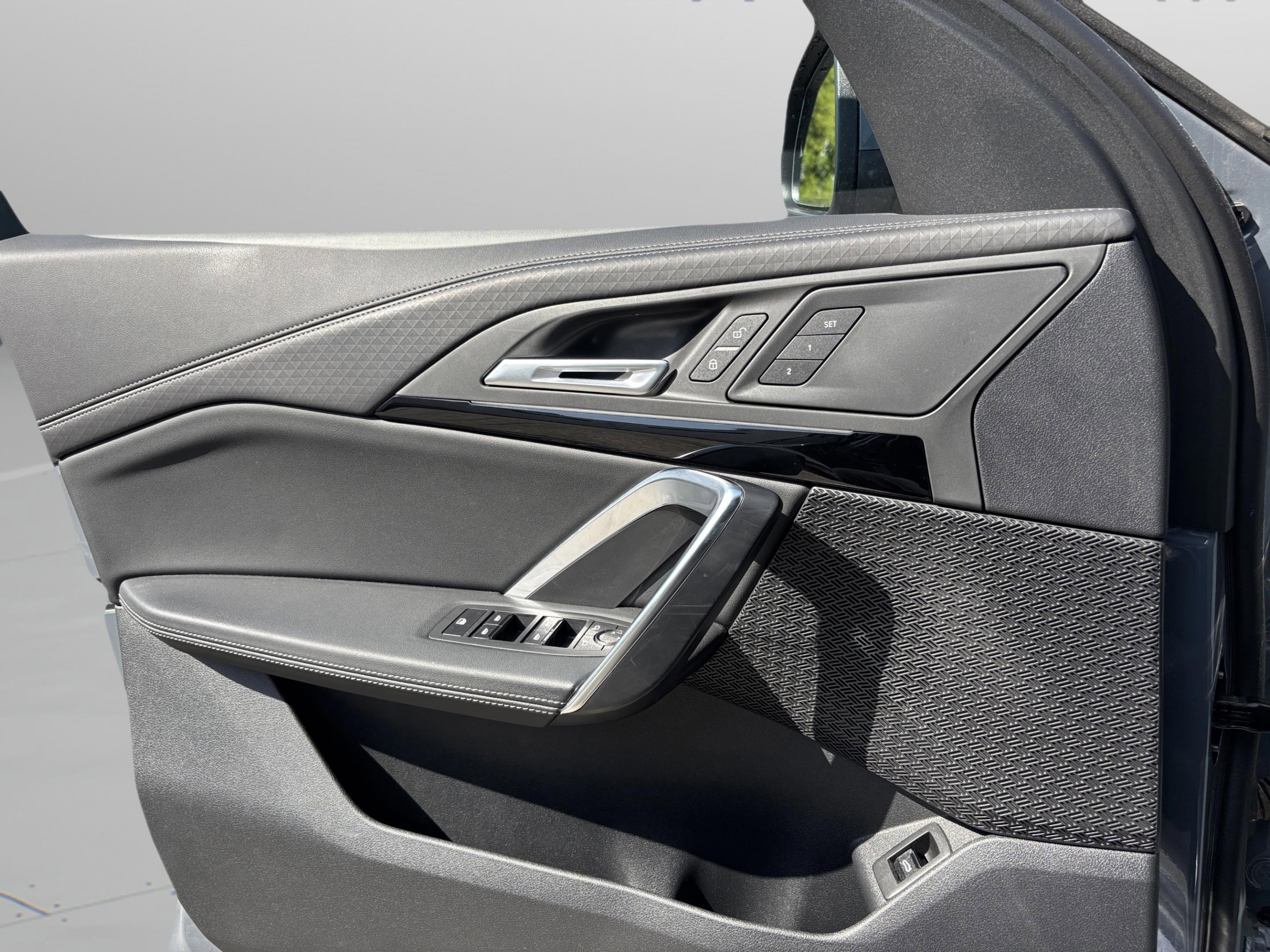 Used 2025 BMW X2 xDrive28i image 17