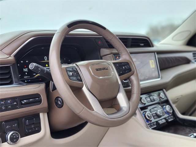 Used 2023 GMC Yukon XL Denali w/ Advanced Technology Package image 22