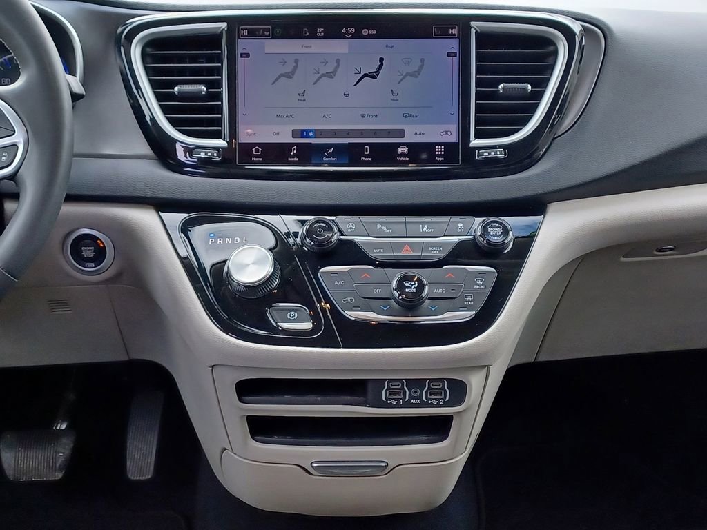 Used 2023 Chrysler Pacifica Touring-L FWD image 28