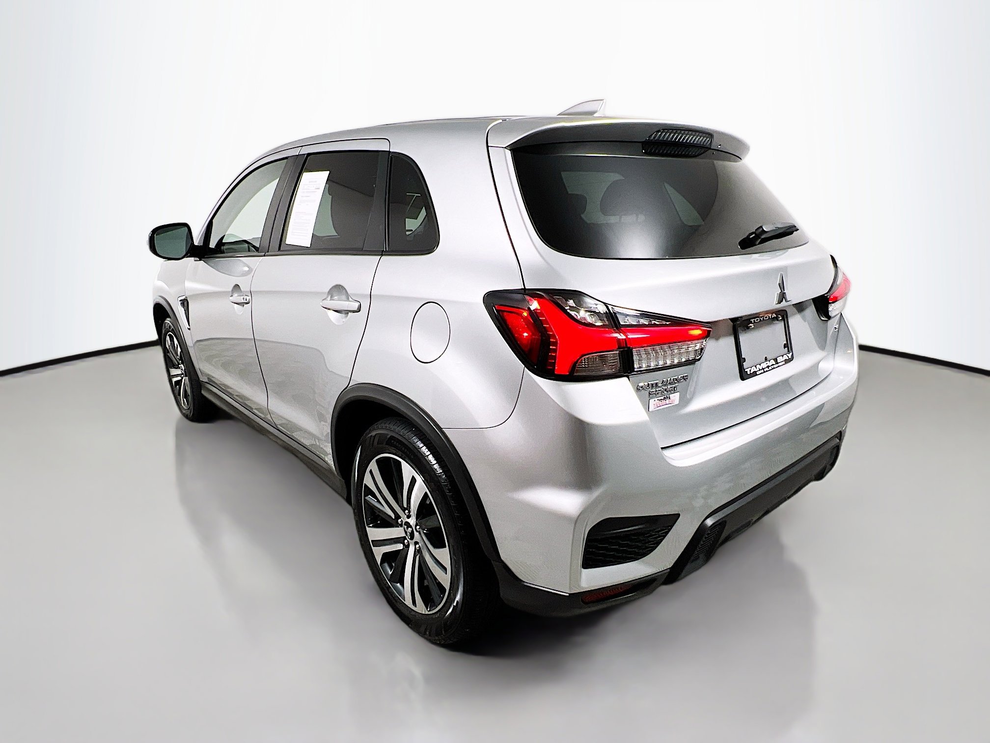 Used 2023 Mitsubishi Outlander Sport SE image 8