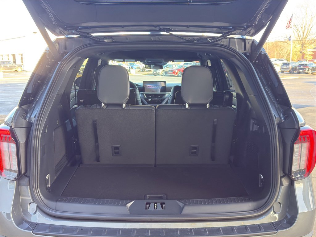 New 2026 Ford Explorer ST-Line w/ ST-Line Street Pack RWD image 9