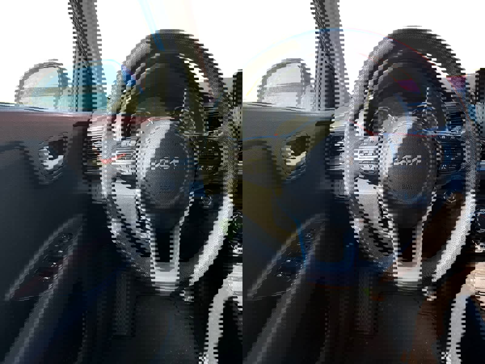 Used 2023 Kia Rio S w/ Technology Package image 9