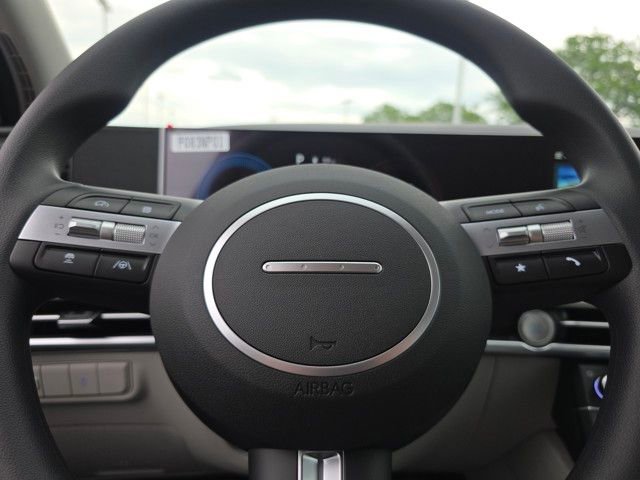 Certified 2025 Hyundai Tucson SE image 12