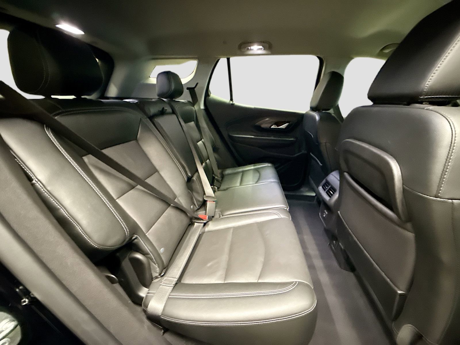 Used 2024 GMC Terrain SLT AWD/4WD image 28