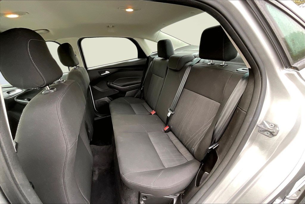 Used 2018 Ford Focus SE FWD image 23